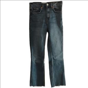 Zara Cropped Ankle Jeans . Size 2.. Some Stretch To The Waist. Great For Fall
